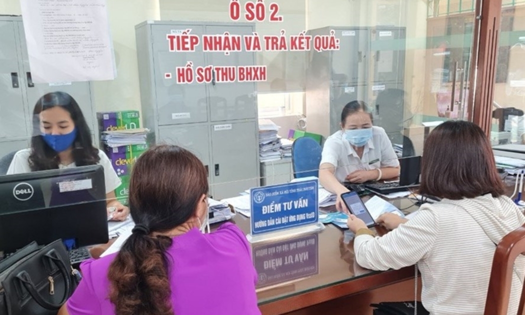 Doanh nghiệp gặp khó khăn sẽ được tạm dừng đóng vào quỹ hưu trí và tử tuất