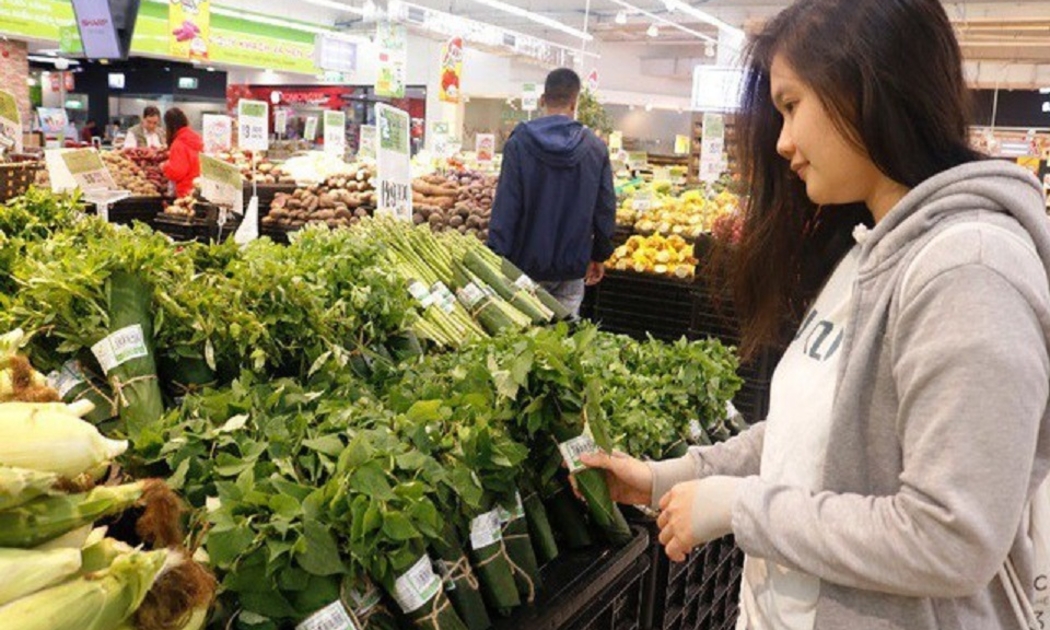 Thị trường tiêu dùng Việt Nam 2025: Người tiêu dùng hướng tới giá trị, công nghệ số và bền vững