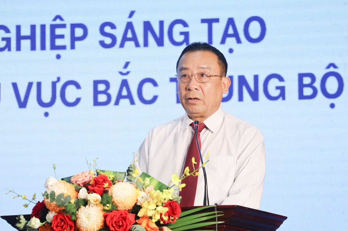 Phó Chủ tịch UBND tỉnh Nghệ An Nguyễn Văn Đệ phát biểu tại diễn đàn