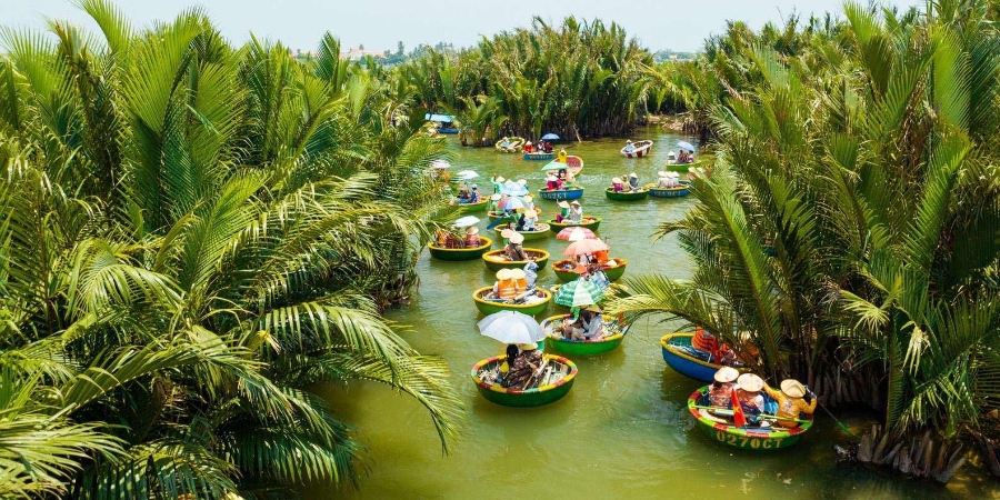 Thay vì chỉ nhìn vào số lượng, ngành du lịch Việt Nam cần quan tâm nhiều hơn đến chất lượng. 