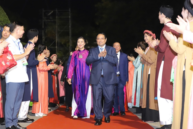 PM attends the opening of first Cultures of the World Festival in Hanoi