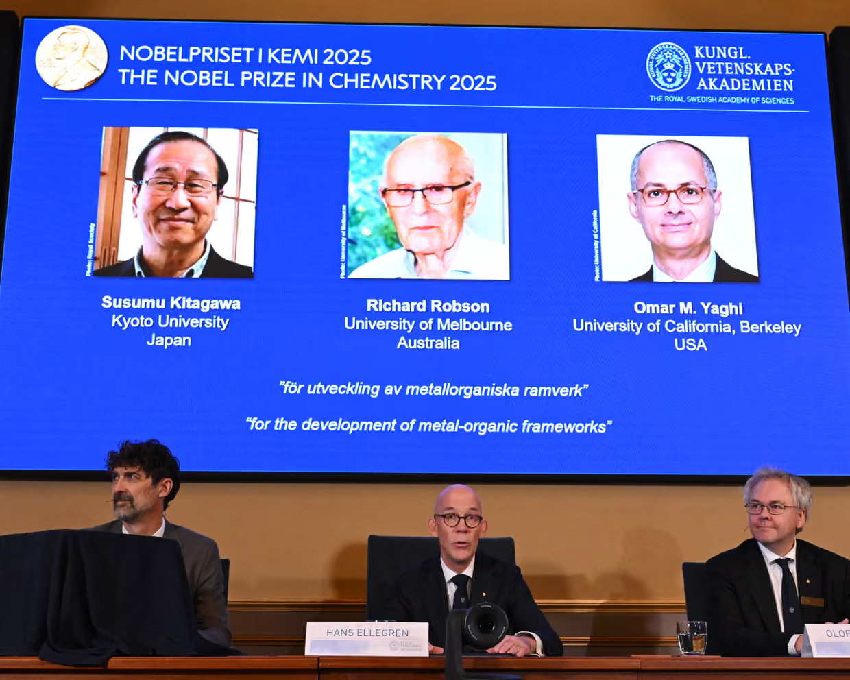GS. Omar M. Yaghi vừa được Viện Hàn lâm Khoa học Hoàng gia Thụy Điển công bố là người đoạt Giải Nobel Hóa học năm 2025.