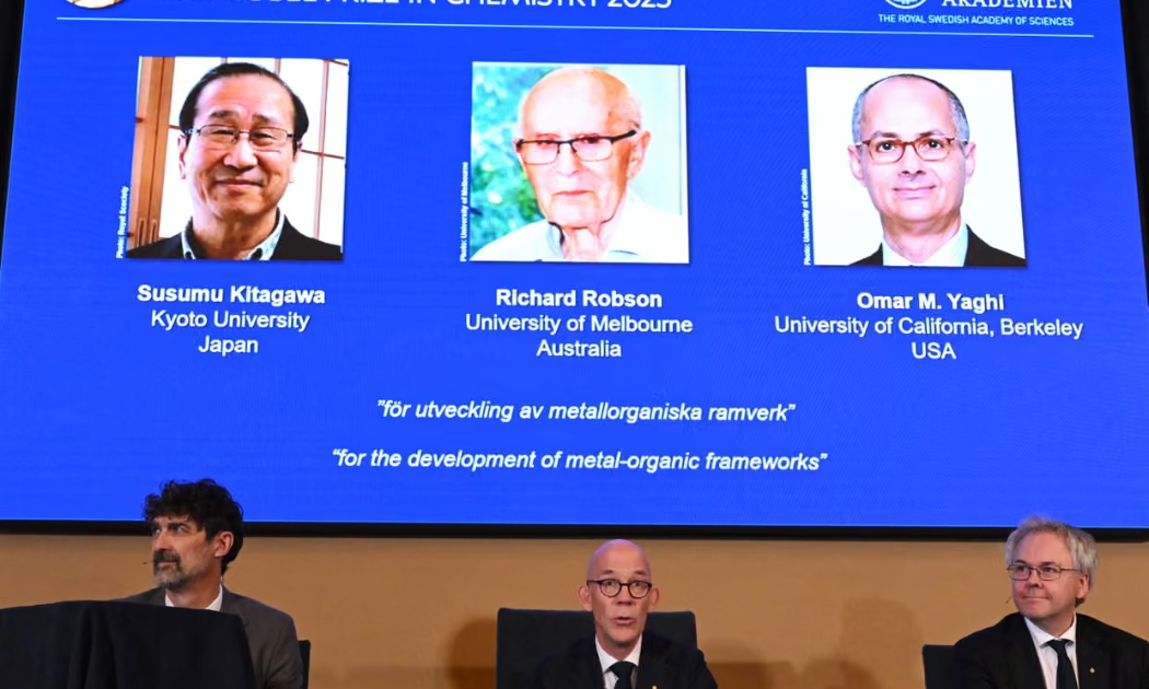 GS. Omar M. Yaghi vừa được Viện Hàn lâm Khoa học Hoàng gia Thụy Điển công bố là người đoạt Giải Nobel Hóa học năm 2025.