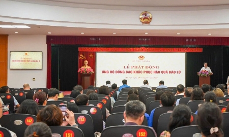 Bộ Công Thương quyên góp ủng hộ đồng bào khắc phục hậu quả bão lũ
