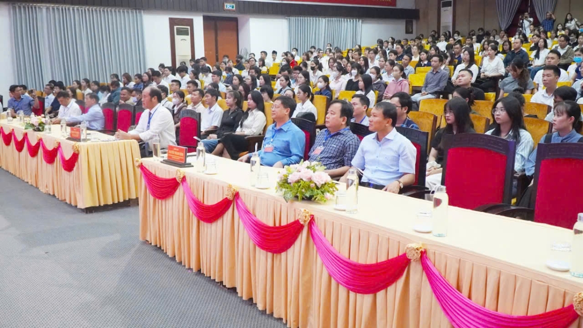 Toàn cảnh lễ khai mạc