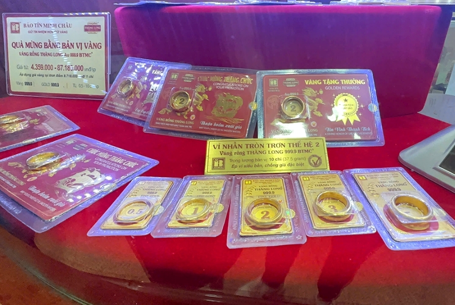 Giá bán vàng nhẫn "4 số 9" tăng tới 8 triệu đồng/lượng trong vòng 1 tuần