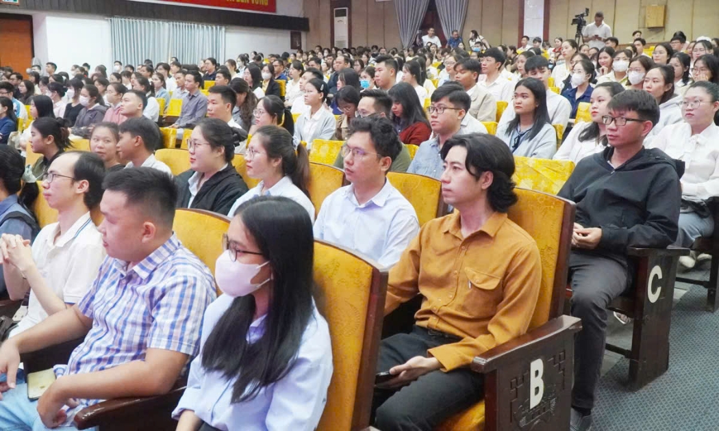 Kỳ thi tuyển công chức năm 2025 của thành phố Huế năm 2025 có 836 hồ sơ đăng ký dự tuyển đảm bảo tiêu chuẩn và điều kiện dự thi. 