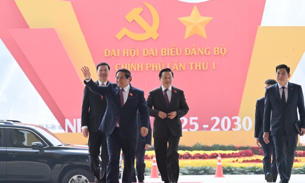Bí thư Đảng ủy, Thủ tướng Chính phủ Phạm Minh Chính và các đại biểu tới dự phiên trù bị Đại hội - Ảnh: VGP