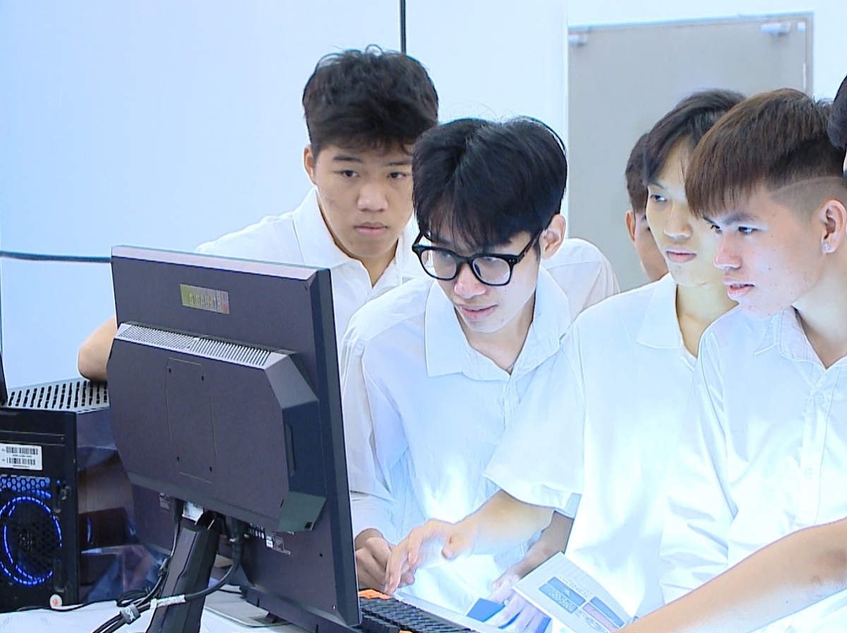 Thanh niên Việt Nam cần tiên phong phát triển khoa học công nghệ, đổi mới sáng tạo.