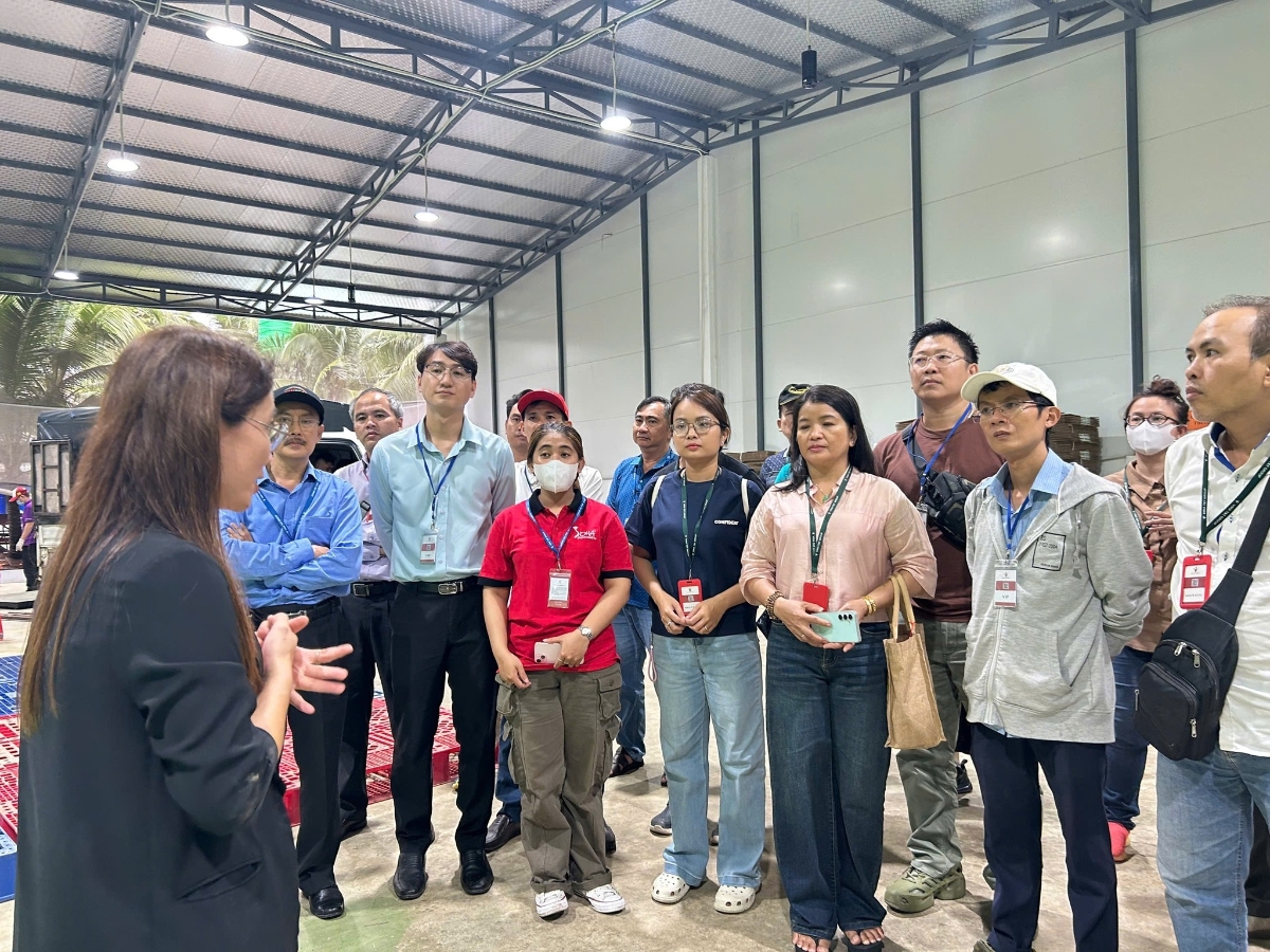 Điểm nhấn đặc biệt của chuỗi đào tạo là chuyến đi thực tế tại Vina T&T Group. Đây là trải nghiệm vô giá, giúp kết nối toàn bộ kiến thức đã học vào một bức tranh thực tiễn sinh động.