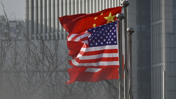 Trung Quốc phản ứng sau tuyên bố áp thuế quan 100% của Tổng thống Trump