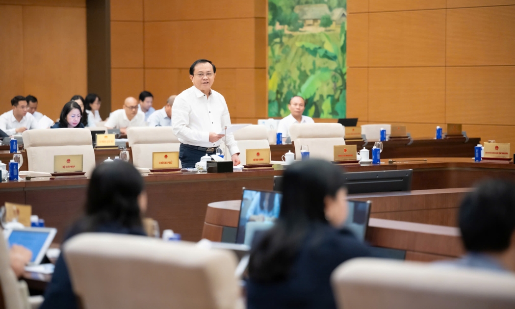 Quang cảnh phiên họp
