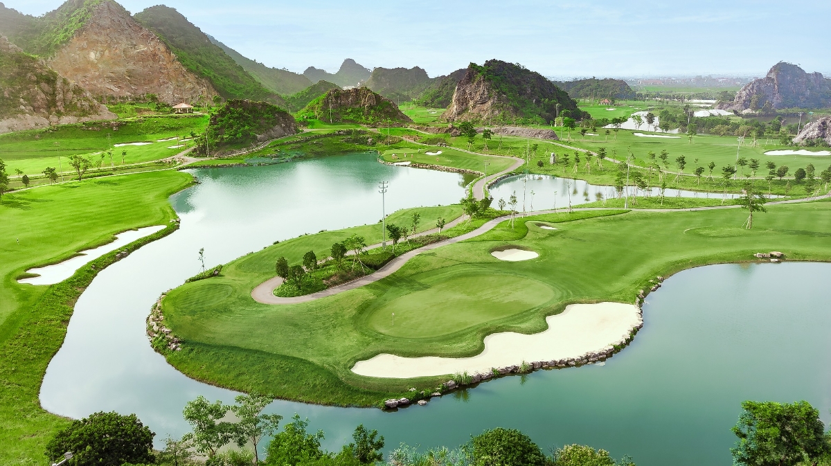 Sân golf Thiên Đường - Legend Valley Country Club được vinh danh “Top 10 sân golf phục vụ khách du lịch tốt nhất” tại Giải thưởng danh giá Du lịch Việt Nam 2025.