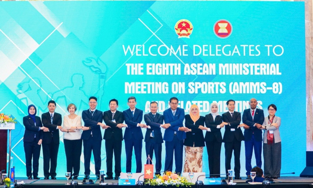 Các đại biểu chụp ảnh tại Hội nghị. 