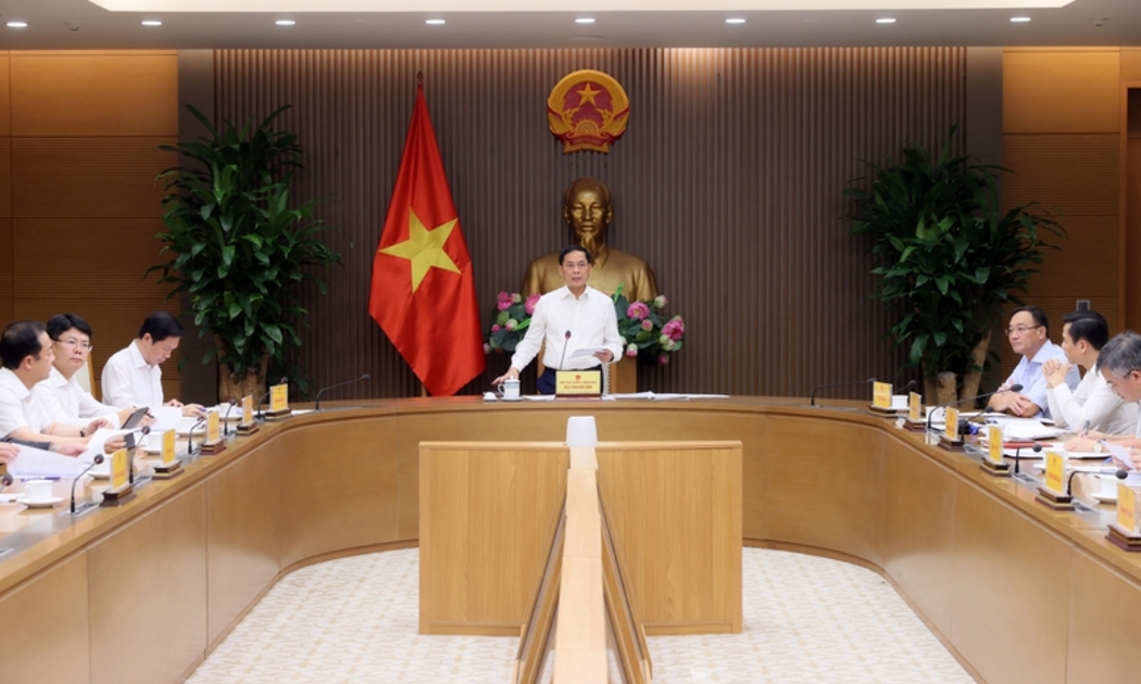 Phó Thủ tướng Bùi Thanh Sơn chủ trì phiên họp của Ban Chỉ đạo Lễ mở ký Công ước của Liên Hợp Quốc về chống tội phạm mạng và các sự kiện liên quan tại Việt Nam. Ảnh: VGP.