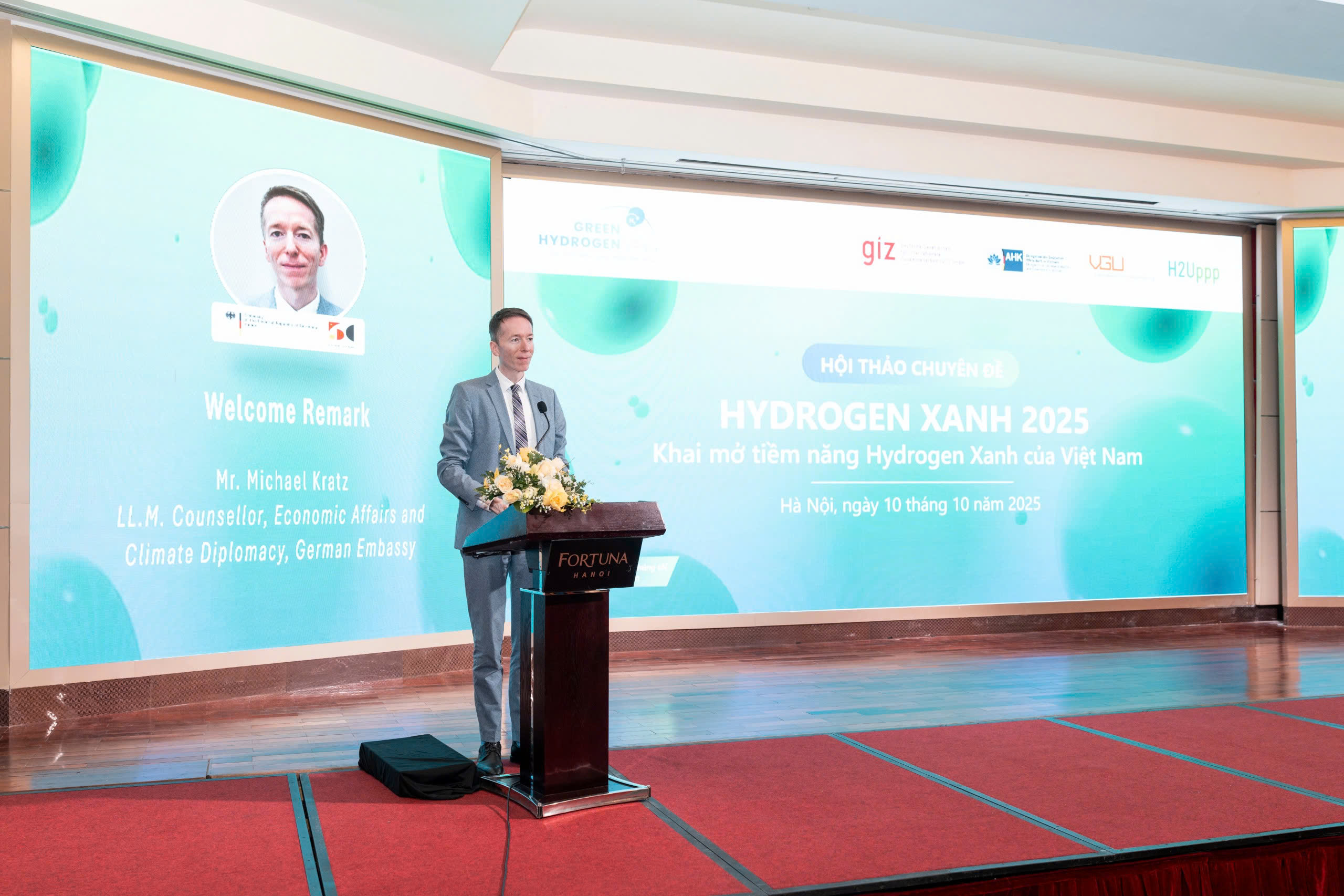 Ông Michael Kratz: "Hội thảo nhằm kết nối các bên liên quan, khám phá cơ hội công nghệ, thị trường và đầu tư lĩnh vực Hydrogen". Ảnh GIZ
