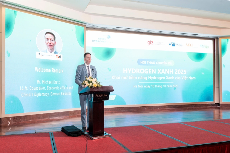 Ông Michael Kratz: 