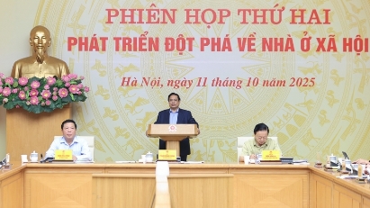 PM calls for stronger measures to boost social housing development