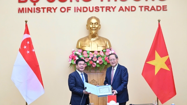 Vietnam-Singapore focus on energy, industrial innovation cooperation