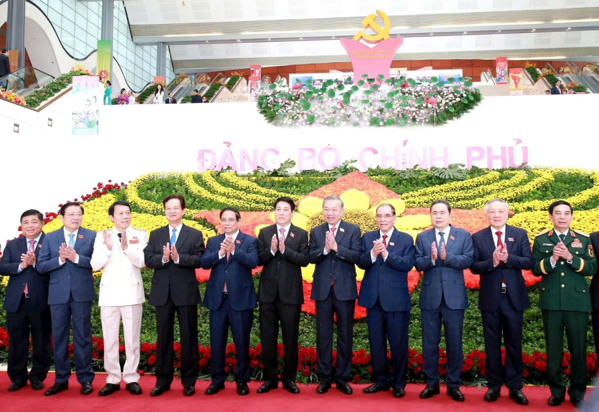 Tổng Bí thư Tô Lâm, Chủ tịch nước Lương Cường, Thủ tướng Phạm Minh Chính, Chủ tịch Quốc hội Trần Thanh Mẫn và các đồng chí lãnh đạo, nguyên lãnh đạo Đảng, Nhà nước dự Đại hội Đảng bộ Chính phủ lần thứ I, nhiệm kỳ 2025-2030. Ảnh: TTXVN