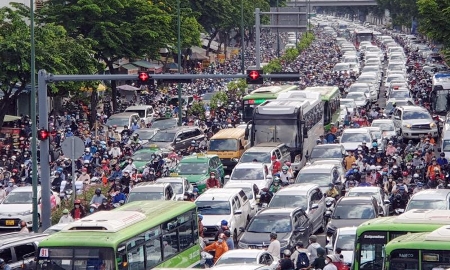 Chất lượng không khí tại TP.Hồ Chí Minh liên tục ở mức đáng lo ngại, đặc biệt trong những thời điểm giao thông đông đúc, vận tải hàng hóa tăng cao hoặc điều kiện khí tượng bất lợi