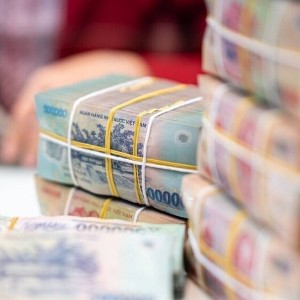 Các tổ chức tín dụng tăng nhẹ lãi suất biên và phí dịch vụ nhằm bù đắp rủi ro trong năm 2026.