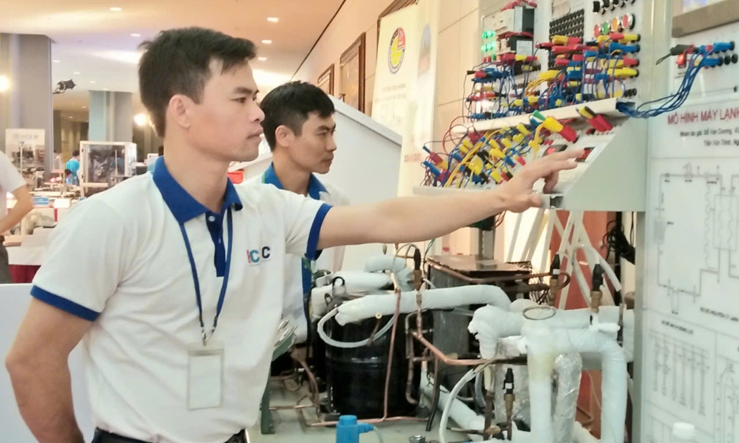 Doanh nghiệp ngày càng chuộng tuyển dụng lao động có kỹ năng. Ảnh: Thu Hằng.