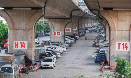 Bộ Xây dựng kiến nghị về tình trạng trông giữ xe dưới gầm cầu