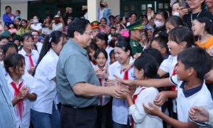 Thủ tướng Phạm Minh Chính dự lễ khởi công Trường nội trú liên cấp tại xã biên giới Bát Mọt