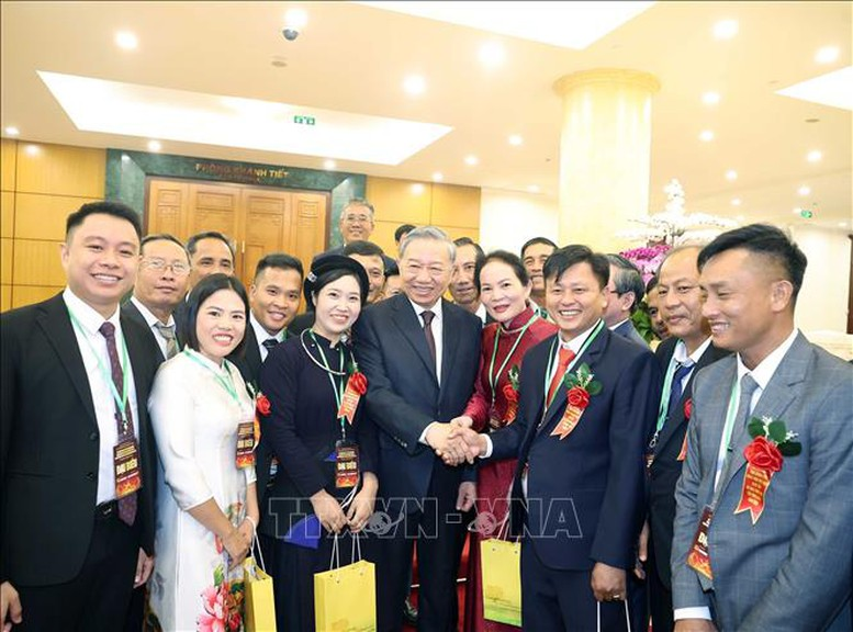 Tổng Bí thư Tô Lâm và các đại biểu - Ảnh: TTXVN