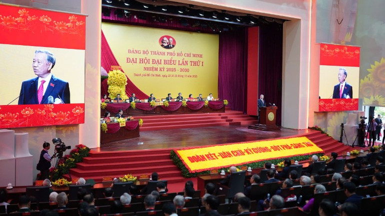 Đại hội đại biểu Đảng bộ Thành phố Hồ Chí Minh lần thứ I, nhiệm kỳ 2025-2030 khai mạc sáng 14/10. (Ảnh: TTXVN)