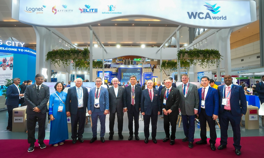 Ông Phùng Ngọc Minh- Phó Tổng giám đốc TCT Tân Cảng Sài Gòn cùng đoàn đại biểu FWC 2025.