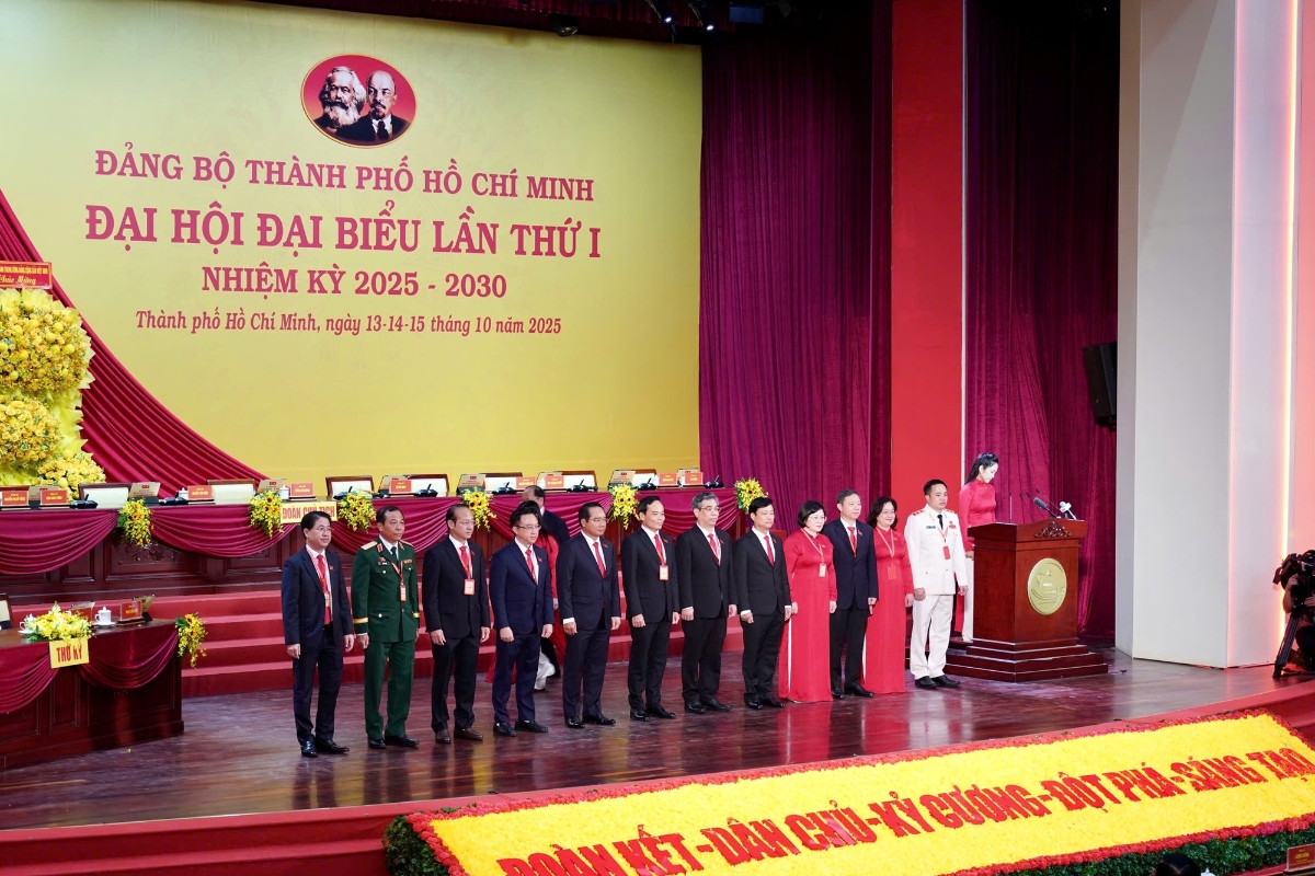 Đoàn Chủ tịch Đại hội Đại biểu Đảng bộ TP. Hồ Chí Minh lần thứ I, nhiệm kỳ 2025-2030 - Ảnh: BTC.