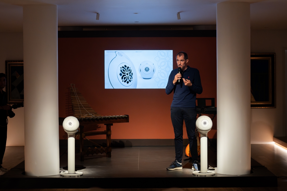 Ông Jean-Loup Afresne - Giám đốc công nghệ của Devialet chia sẻ tại sự kiện.