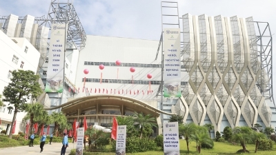 Hanoi inaugurates Southeast Asia's largest waste-to-energy plant
