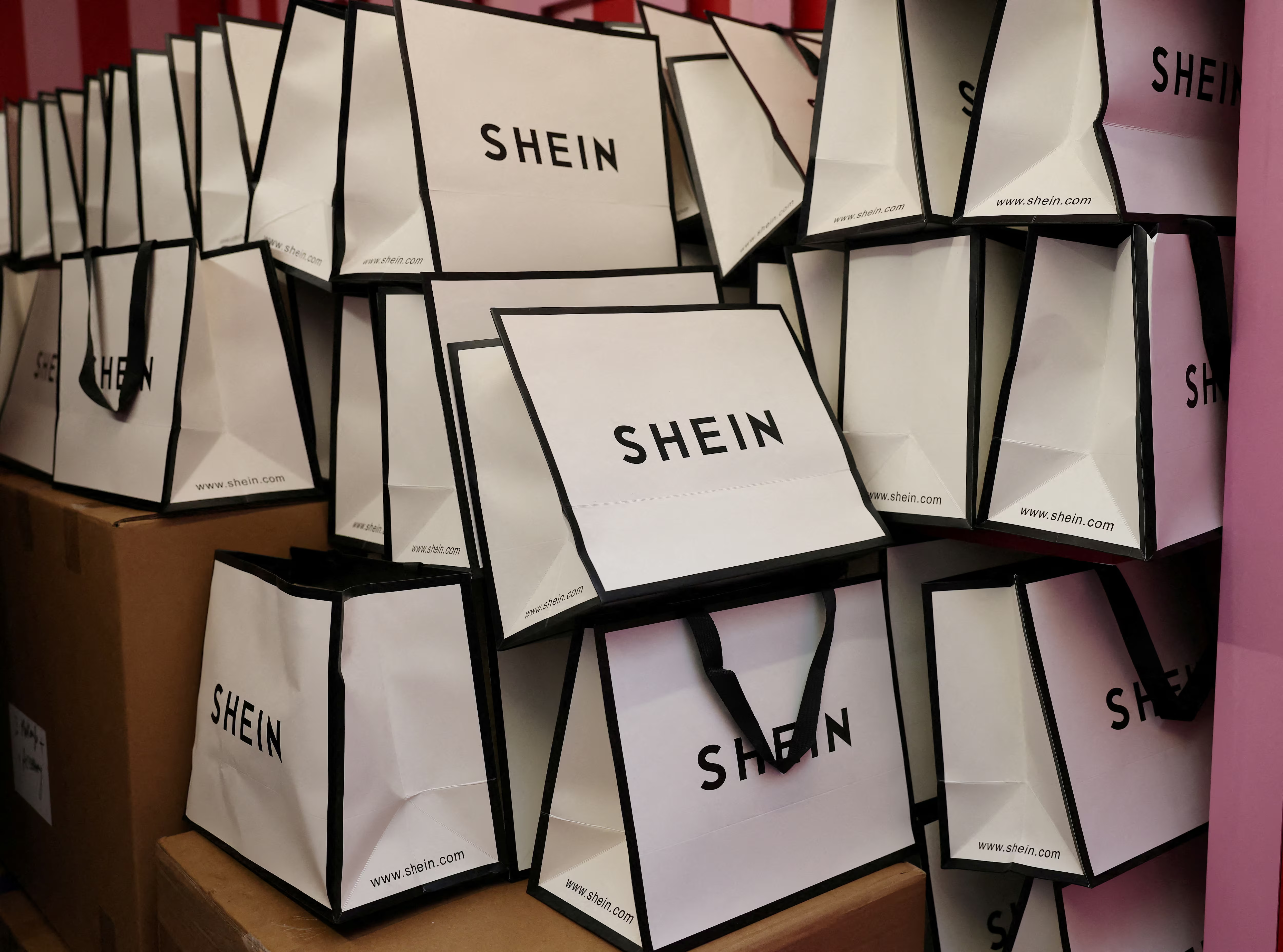Sự tăng trưởng chóng mặt của Shein cũng kéo theo hàng loạt vi phạm quy định tại nhiều thị trường.