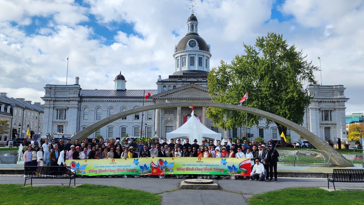 Đoàn tham quan nhiều địa điểm nổi tiếng tại Canada.