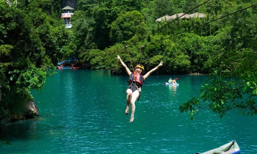 Phong Nha - Kẻ Bàng tỏa sáng trên bản đồ du lịch châu Á