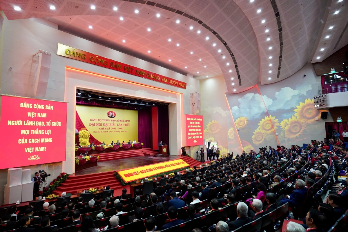 Đại hội Đại biểu Đảng bộ TP. Hồ Chí Minh lần thứ I nhiệm kỳ 2025-2030 triệu tập 547 đại biểu chính thức, trong đó có 106 đại biểu đương nhiên và 441 đại biểu được chỉ định tại các đảng bộ xã, phường, đặc khu và đảng bộ cấp trên cơ sở trực thuộc Thành ủy Thành phố - Ảnh: BTC.