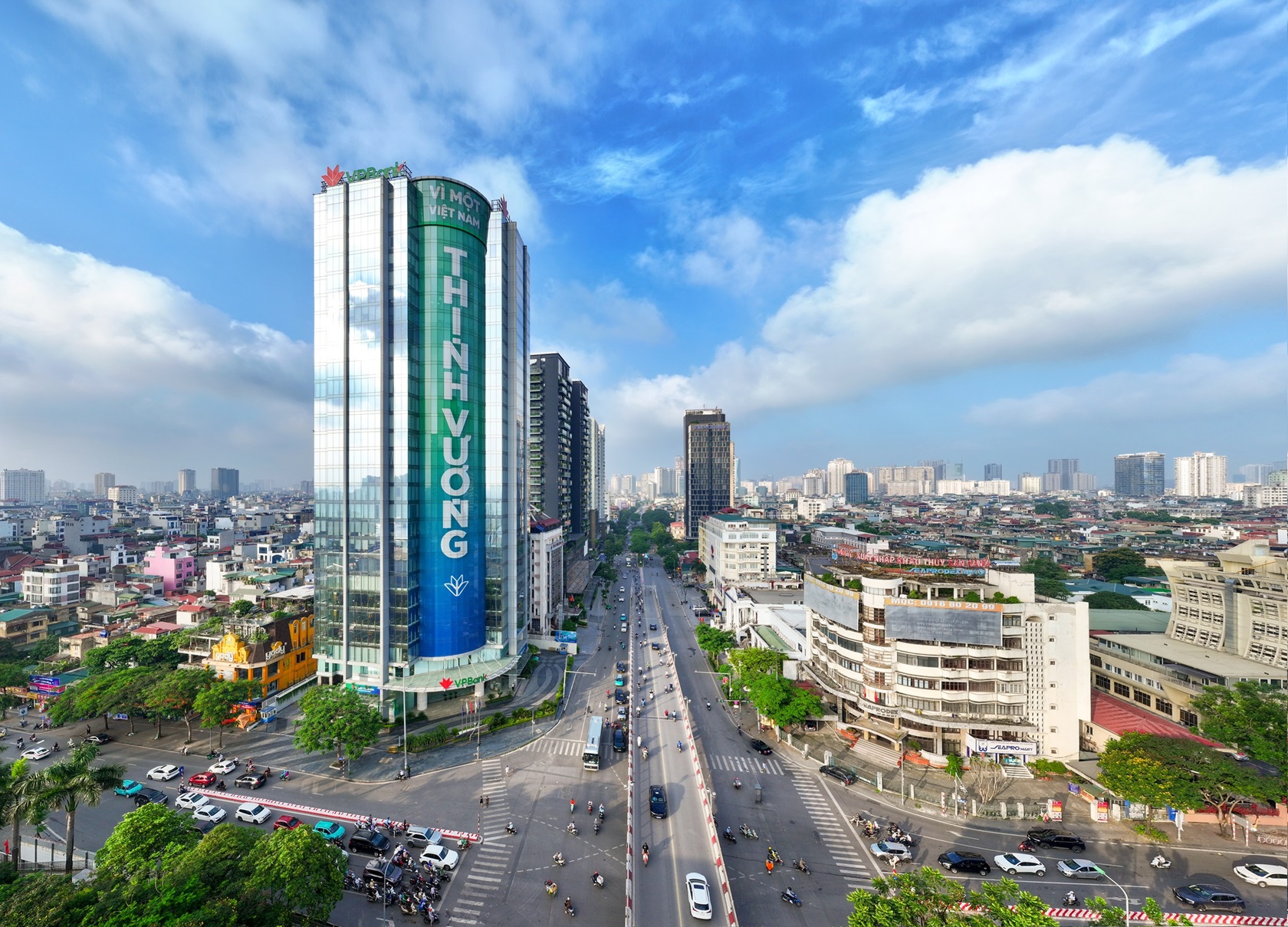 Nhờ sức mạnh cộng hưởng từ toàn hệ sinh thái, với nền tảng vững chắc về vốn, thanh khoản, công nghệ và quản trị điều hành, VPBank sẵn sàng bứt phá mạnh mẽ, phát triển bền vững trong tương lai.