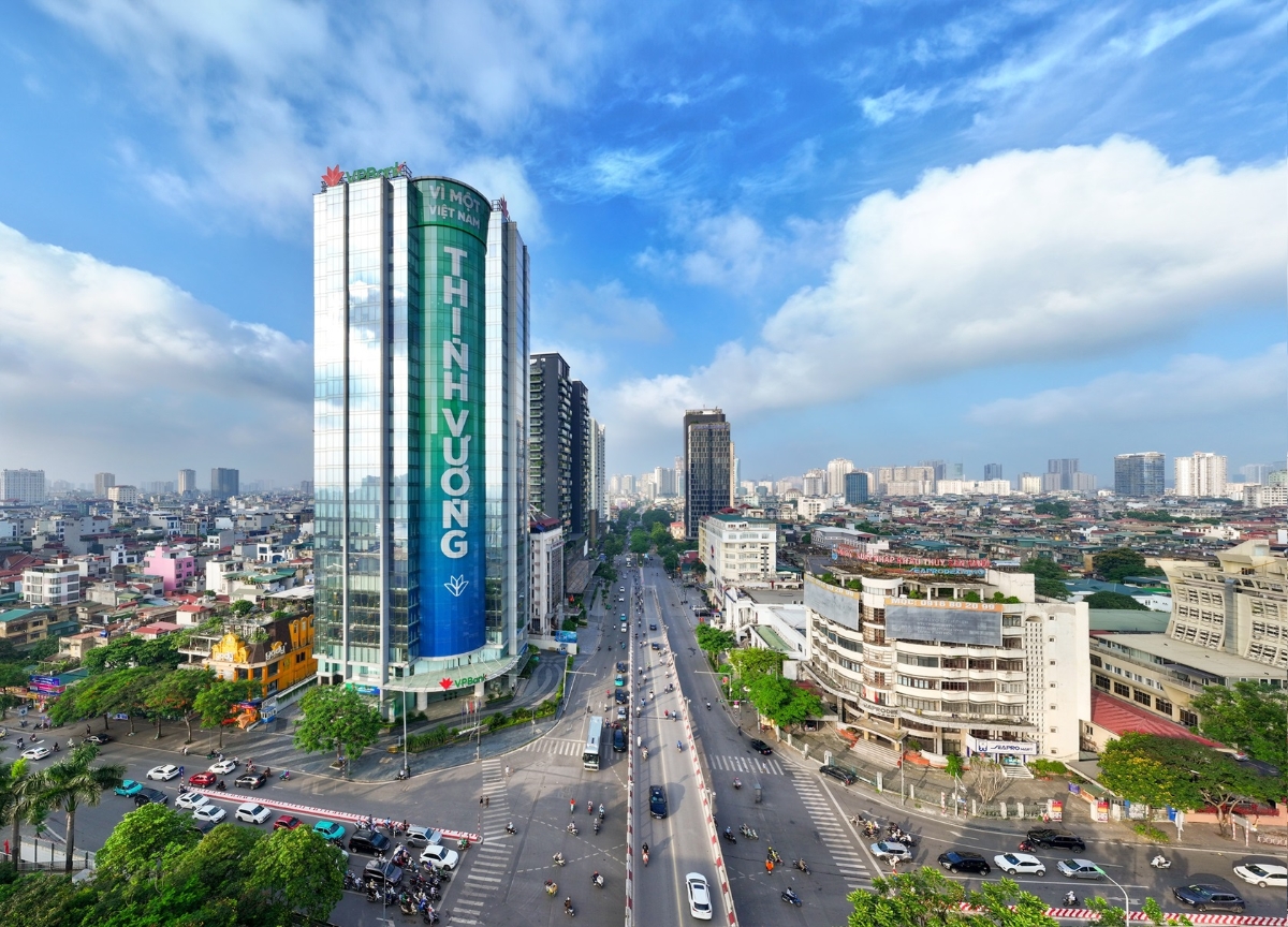 Nhờ sức mạnh cộng hưởng từ toàn hệ sinh thái, với nền tảng vững chắc về vốn, thanh khoản, công nghệ và quản trị điều hành, VPBank sẵn sàng bứt phá mạnh mẽ, phát triển bền vững trong tương lai.