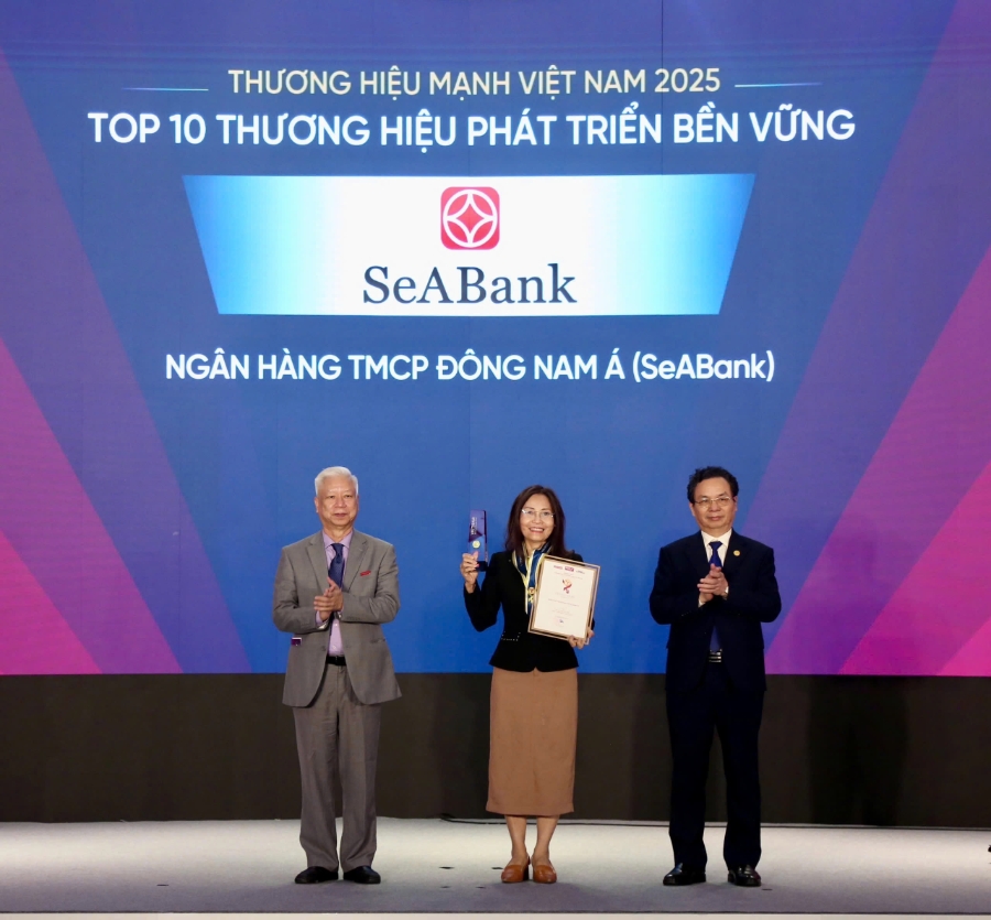 SeABank được vinh danh 17 năm liên tiếp tại các hạng mục khác nhau, ghi nhận hiệu quả của chiến lược kinh doanh linh hoạt, bền vững giúp Ngân hàng tăng trưởng mạnh mẽ và mang lại nhiều giá trị thiết thực.