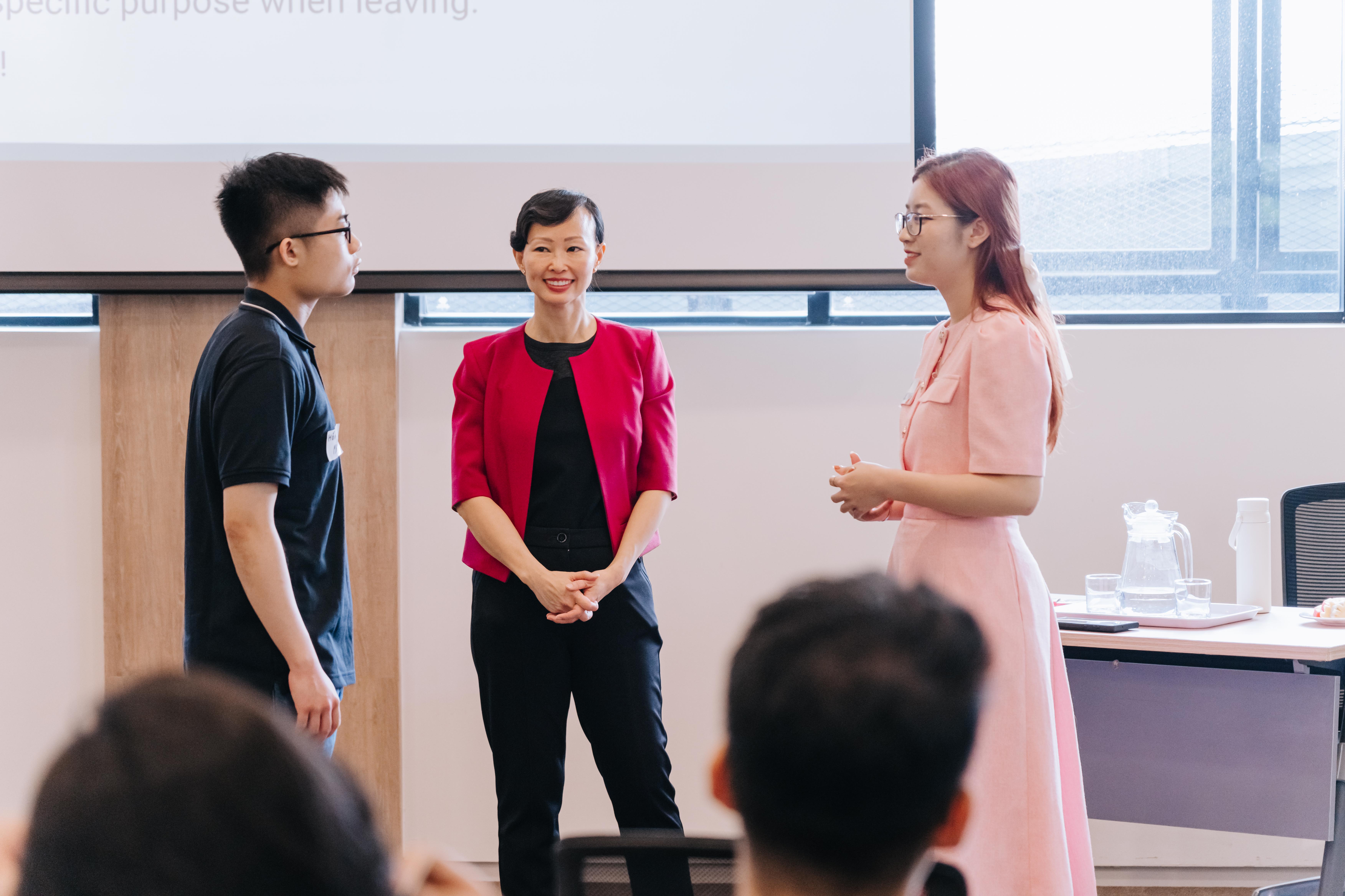 BUV MBA students have the opportunity to connect with leading industry experts.