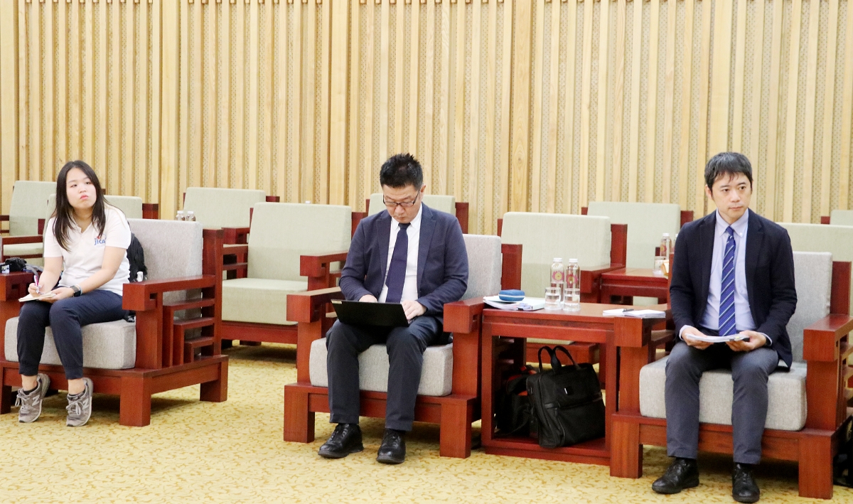 Thành viên Đoàn công tác&nbsp;Văn phòng JICA Việt Nam tham dự buổi làm việc.