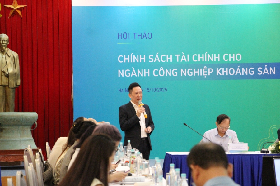 Ông Phan Chiến Thắng – Phó Tổng giám đốc Công ty TNHH Khai thác Chế biến Khoáng sản Núi Pháo chia sẻ tại Hội thảo.