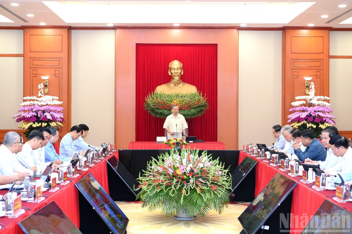 Toàn cảnh Phiên họp Thường trực Ban Chỉ đạo đánh giá tình hình 9 tháng thực hiện Nghị quyết số 57 của Bộ Chính trị. Ảnh: Nhân dân.