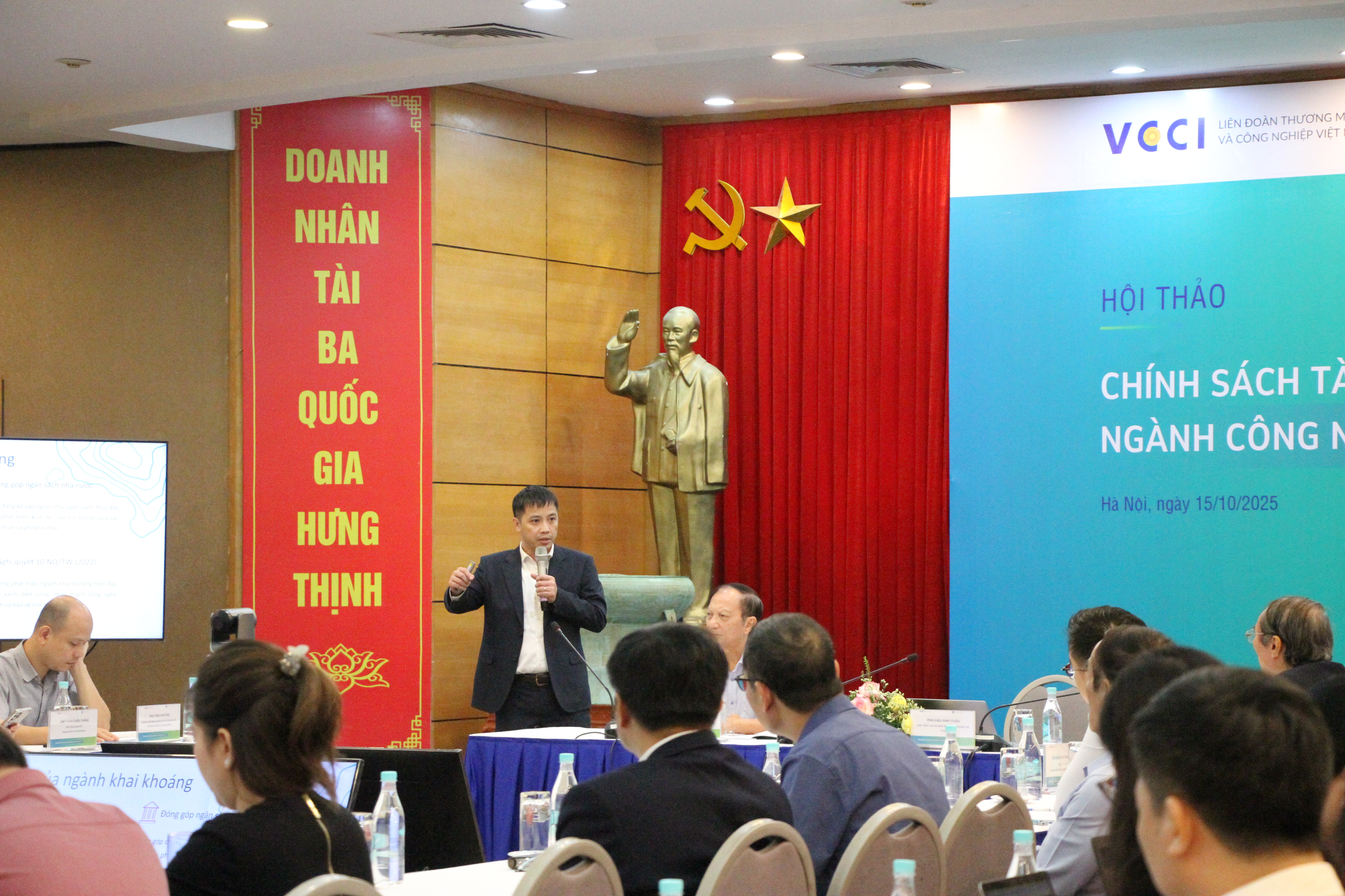 Ông Đậu Anh Tuấn – Phó Tổng Thư ký, Trưởng Ban Pháp chế VCCI phát biểu khai mạc hội thảo.