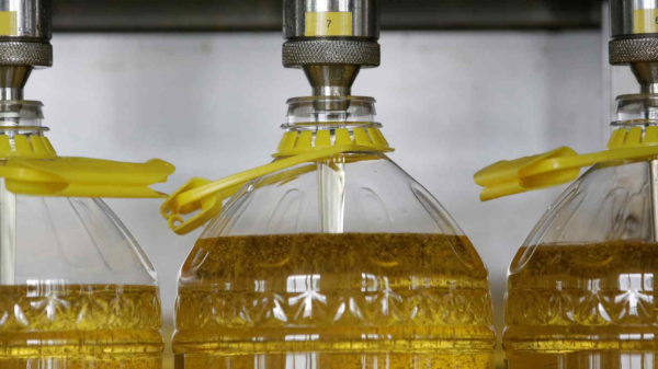 Ông Trump dọa dừng nhập khẩu dầu ăn từ Trung Quốc