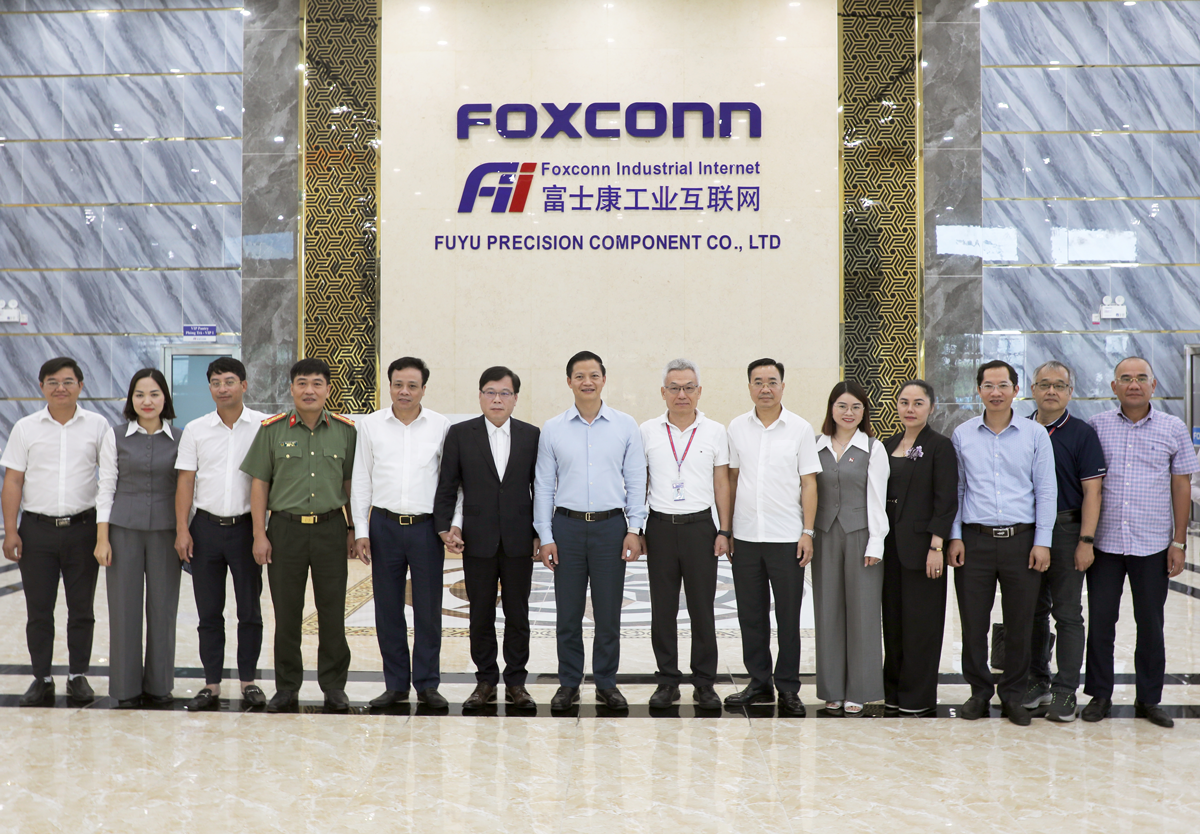 Chủ tịch UBND tỉnh Bắc Ninh Vương Quốc Tuấn làm việc tại Tập đoàn Foxconn Việt Nam