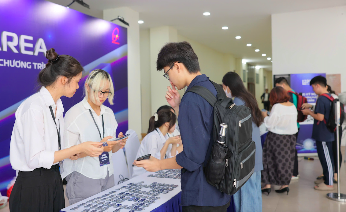 Nhiều sinh viên quan tâm đến chương trình QVIC 2026.